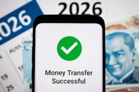 Mobil bankacılık uygulamasından para gönderen kişi ve 2026 takvimi.